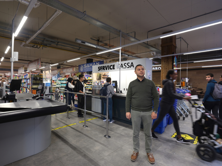 Sahan Supermarkt: Strakke winkel met een heel divers assortiment