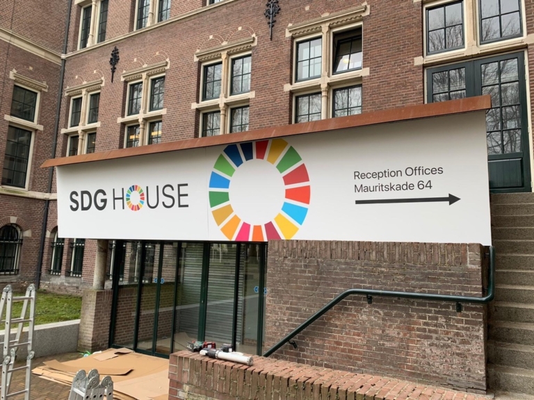 Tropentheater aan de Linnaeusstraat wordt afhaalpunt voor groenten en fruit