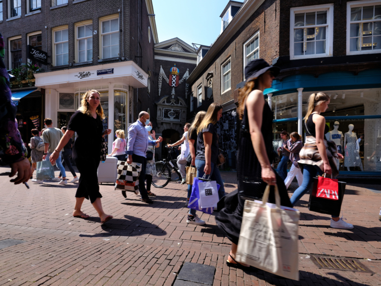 Spreid toerisme: Waarom verhuizen we het Van Gogh of Stedelijk niet naar een buitenwijk?