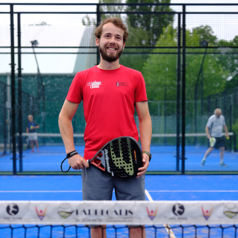 Racketsport padel aan grote opmars begonnen. ‘De bal kan overal vandaan komen’