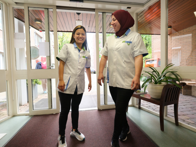 Vluchtelingen vinden hun weg in het Flevohuis en De Open Hof: ‘Ik ben zo dankbaar, ik wil niks anders meer’