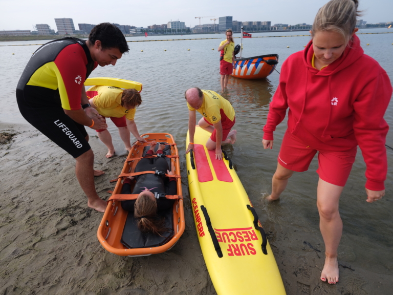 ‘Voor mij is mensen redden een virus waar ik niet van af wil’
