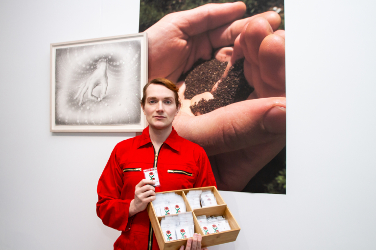 Expositie bij Factor IJ en monument: Kom klaprooszaadjes halen en help mee