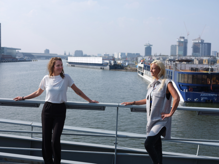 Opvang Oekraïners op Kop Java-eiland, grote behoefte aan kleding, verzorgingsproducten en fietsen