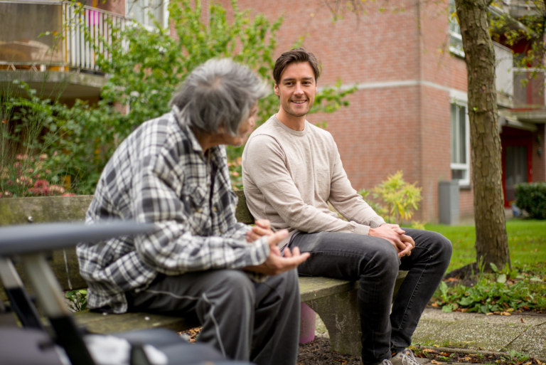 Mentoren gezocht voor kwetsbare Amsterdammers