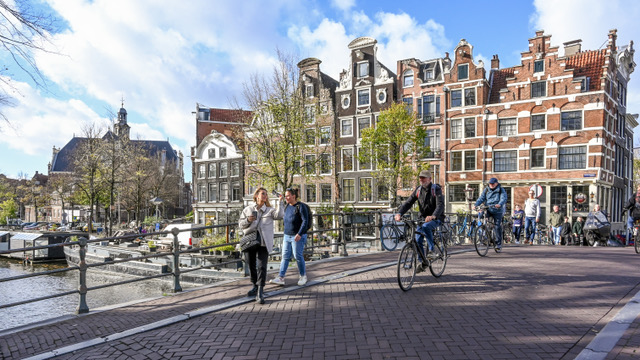 Waar moet nou écht eens onderzoek naar worden gedaan in Amsterdam?