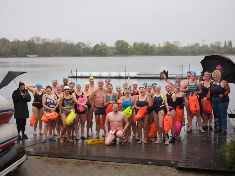 Amsterdam Ice Swim in het Nieuwe Diep: ‘Jouw lichaam tegen de elementen’