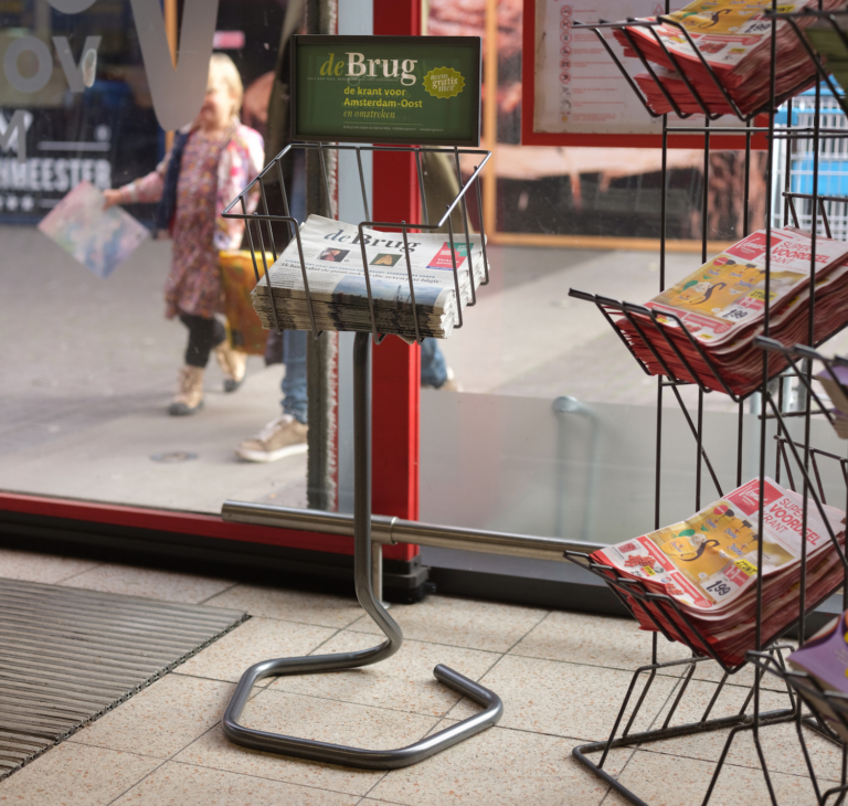 de Brug nu nog zichtbaarder, overal in Amsterdam-Oost