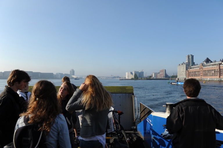 Op het IJ vecht de stad tegen de staat: college laat brug over het IJ vallen