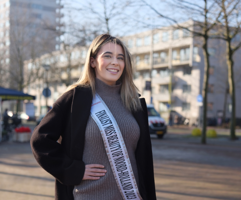 Galajurk met glitters en veren: Asena uit Oost staat in de finale Miss Beauty Noord-Holland