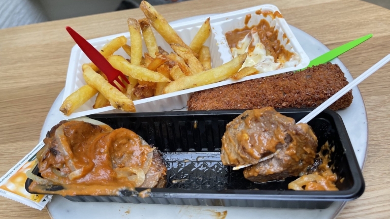 vanaf 1 juli: betalen voor wegwerpbekers en -bakjes