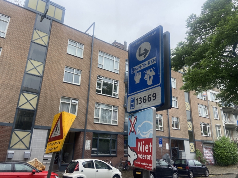 Meer parkeeruren voor bezoekers en hogere tarieven