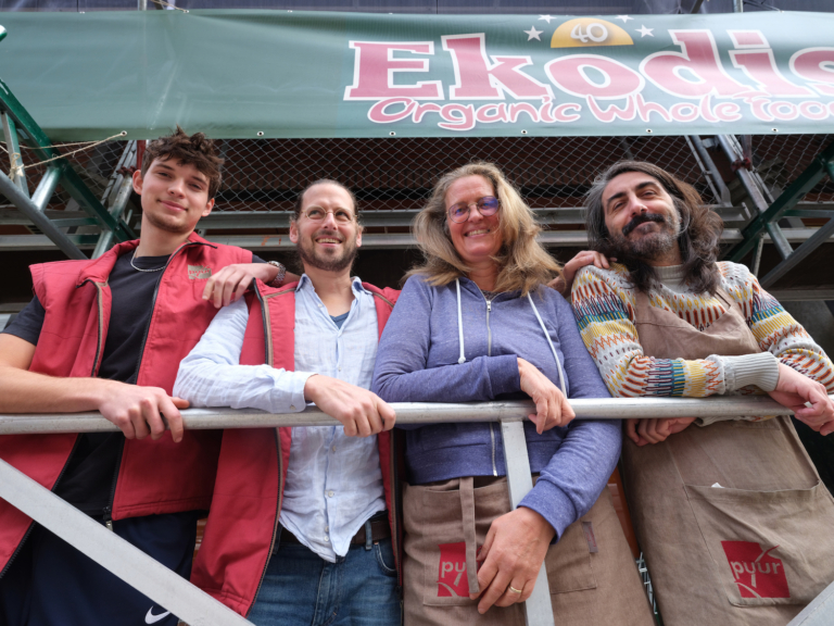 Ekodis al 40 jaar een echte buurtwinkel: ‘We laten zien dat het wel degelijk anders kan’