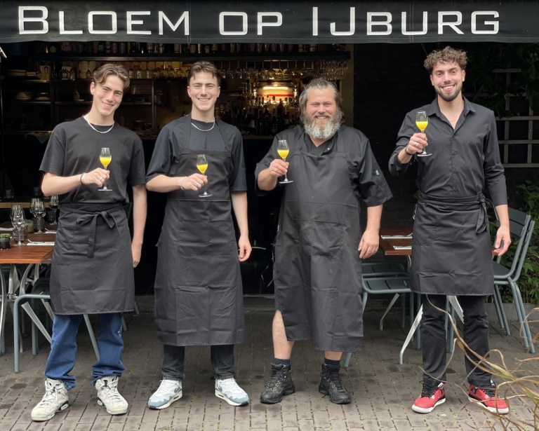 Mike Zaitsoff, Bloem op IJburg: ‘Het wonderlijke van Amsterdam vond ik de dorpse uitstraling’