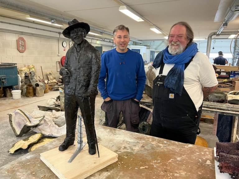 Het komt er: beeld voor Leendert Pop naar de bronsgieter