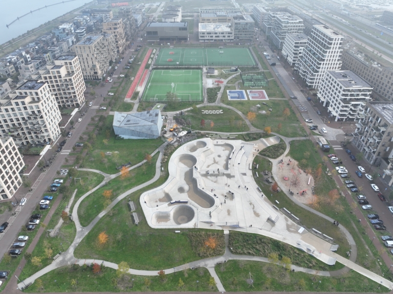 ‘Zeeburgereiland ligt in een zee van ruimte’