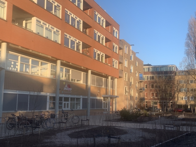 Minister legt As-Siddieq-scholen sancties op na nieuw negatieve rapport