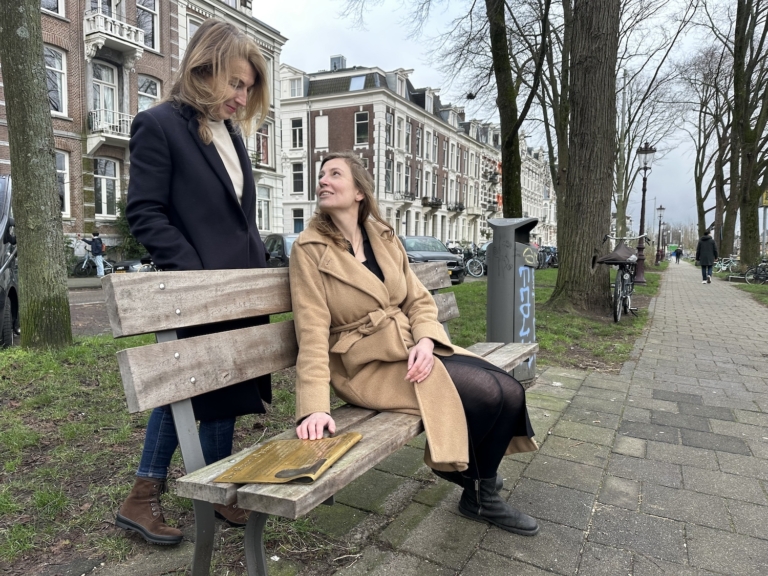 De Buurt Optimist herinnert aan een markante bewoner Weesperzijdebuurt