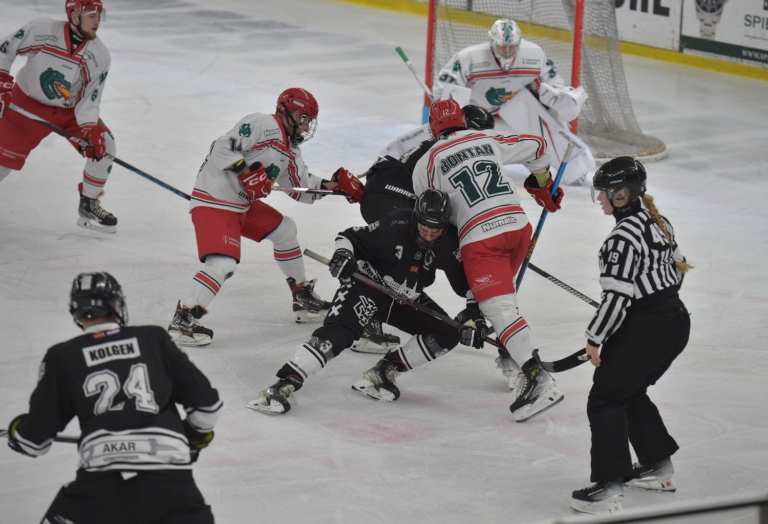 Tamme Tigers temmen koud vuur Dragons