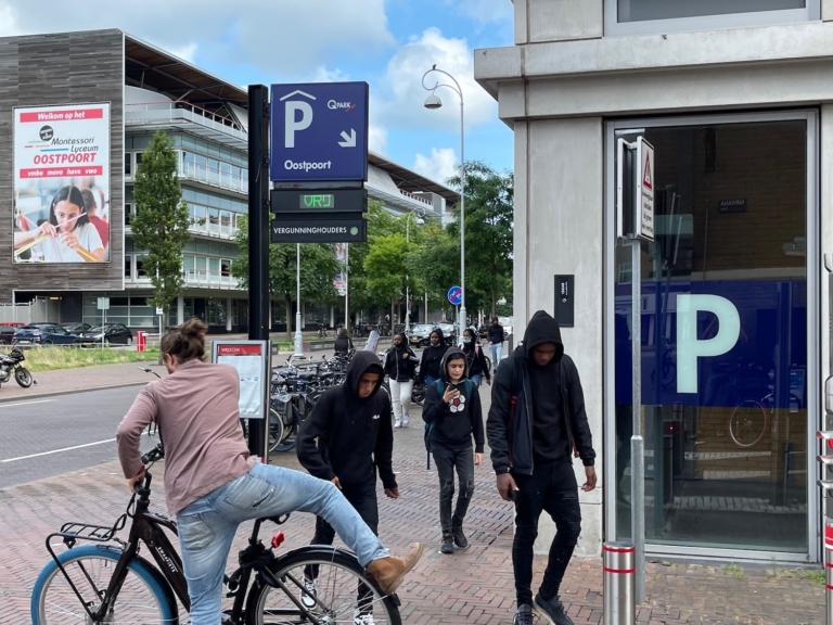 Overval op supermarkt in Oostpoort, politie zoekt getuigen