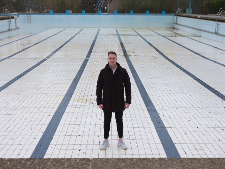 Allerlei onderhoud rond het Flevoparkbad, en: ‘Dat binnenbad komt er’