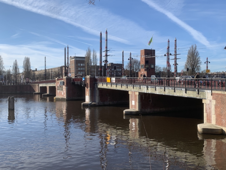 Een brug in de Brug: Berlagebrug