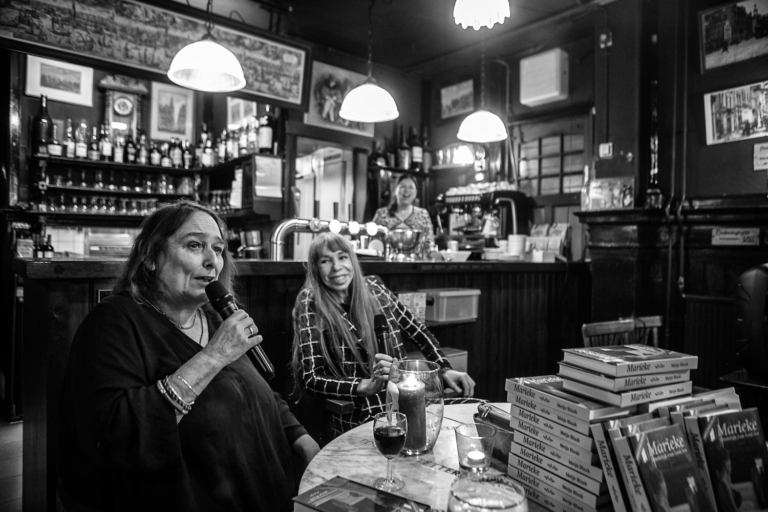 Nieuw boek Metje Blaak. ‘Tot de voordeur hield Marieke van haar klanten’