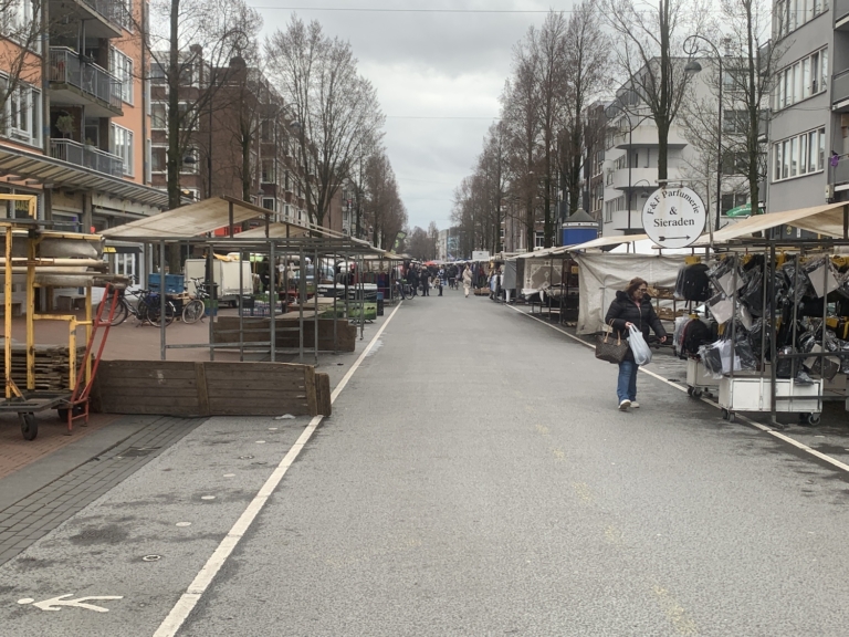 Onrust en bezorgdheid bij ondernemers op de Dappermarkt