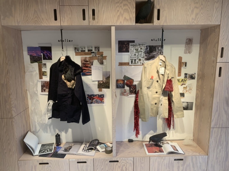 Jassen ‘Wearable Stories’ zijn levensverhalen. ‘Soms heb ik lak aan alles’