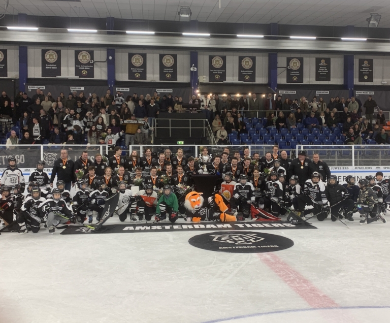 Amsterdam Tigers gehuldigd: ‘Het moest er een keer van komen’