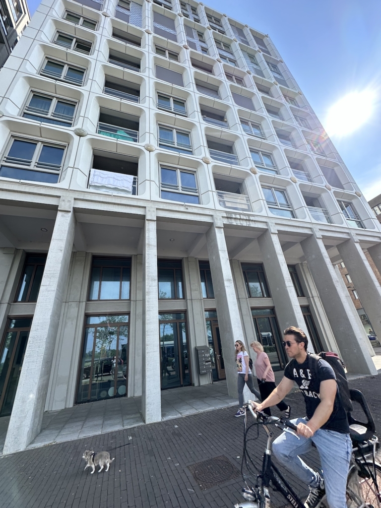 Ook op nieuwe locatie in Oost, De Brug: Muziekschool Amsterdam opent de deuren