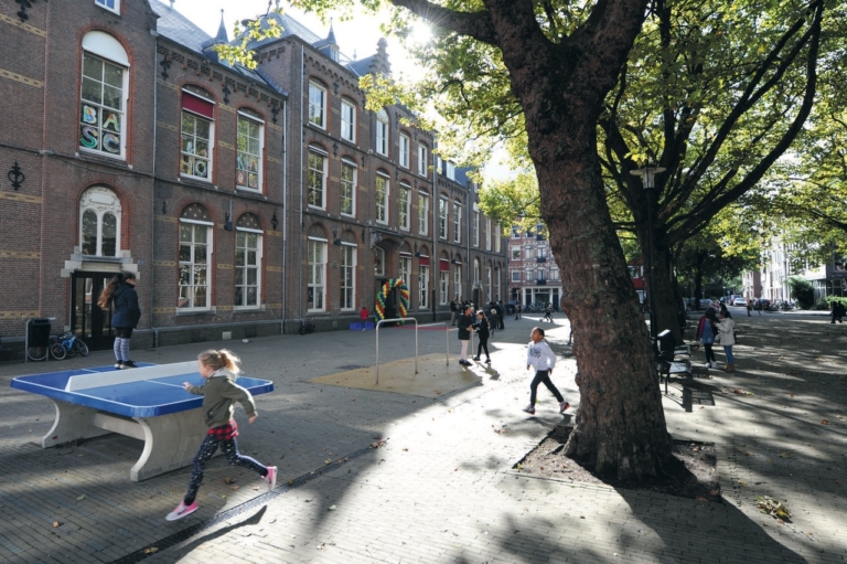 Ronald Snijders, Victor Luis van Es en Double Espresso tijdens Huiskamerfestival Oost