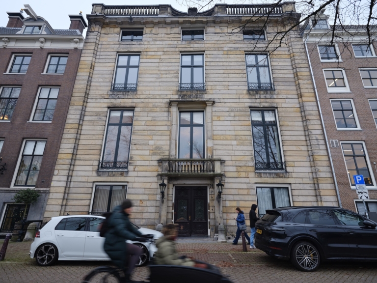 5 sterren voor Dortsman: ‘Een trapgevel, halsgevel of klokgevel kreeg hij niet uit zijn vingers’