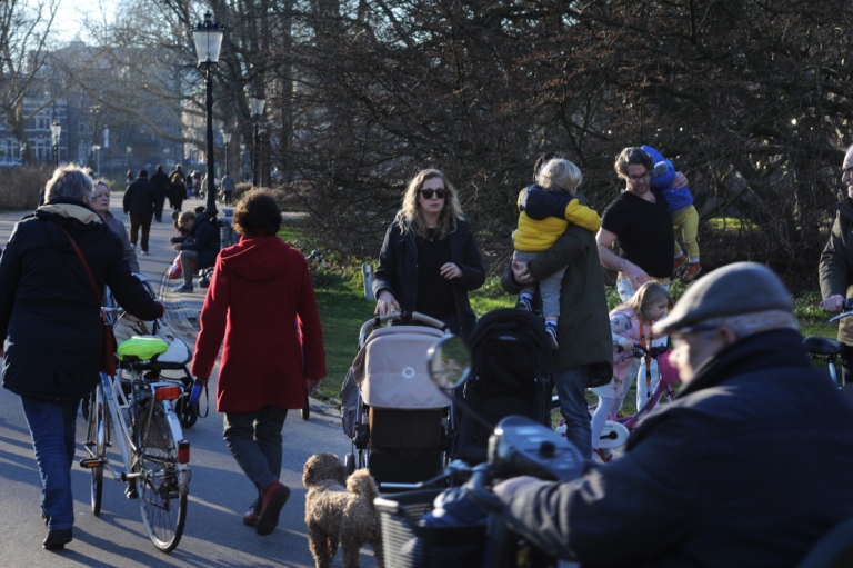 Benjamin en Nora meest geliefde babynamen in Oost
