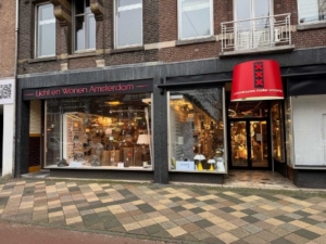 Veiling grote voorraad design en vintage lampen van De Lampenspecialist aan de Middenweg